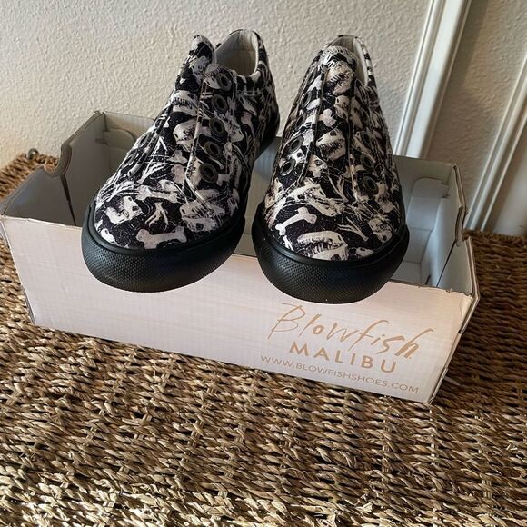 Blowfish Malibu Kids Dinosaur Bones Black and White Loafers New Size 2 - Picture 12 of 15